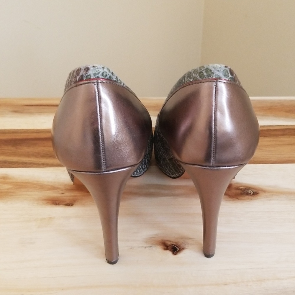 Heels - Picture 2 of 3